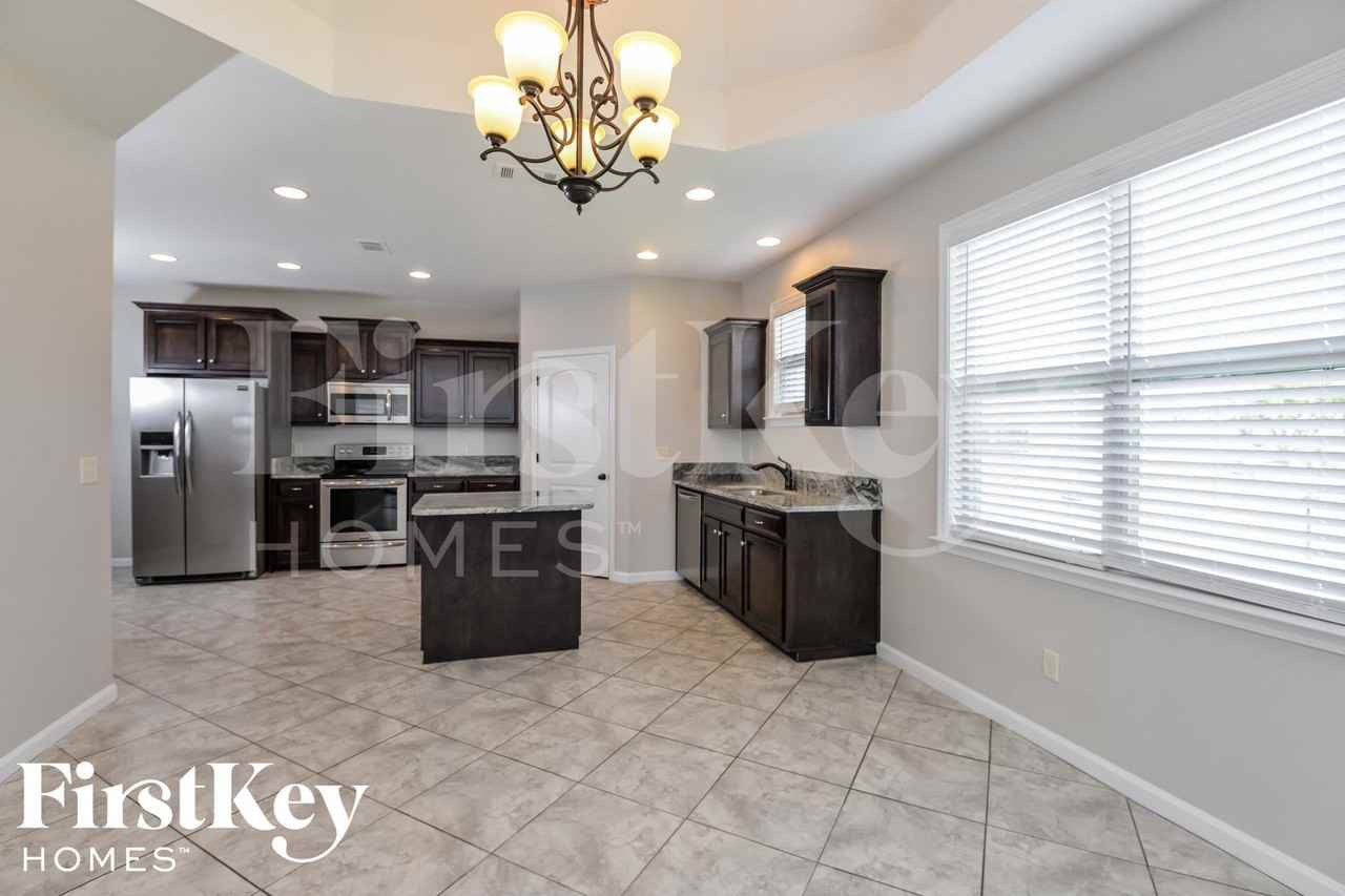 3591 Grand Central Ave - Photo 5 of 15