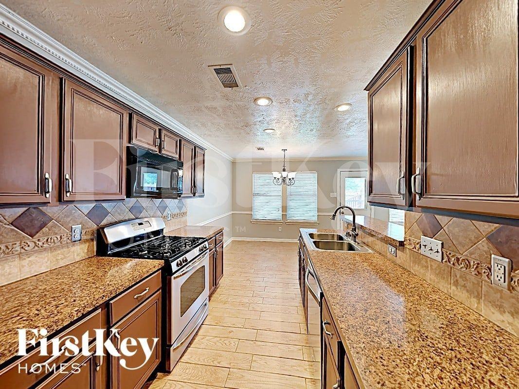 32218 Anne Ln - Photo 5 of 16