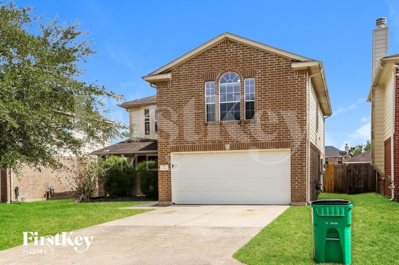 25339 Barmby Dr - Photo 3 of 17