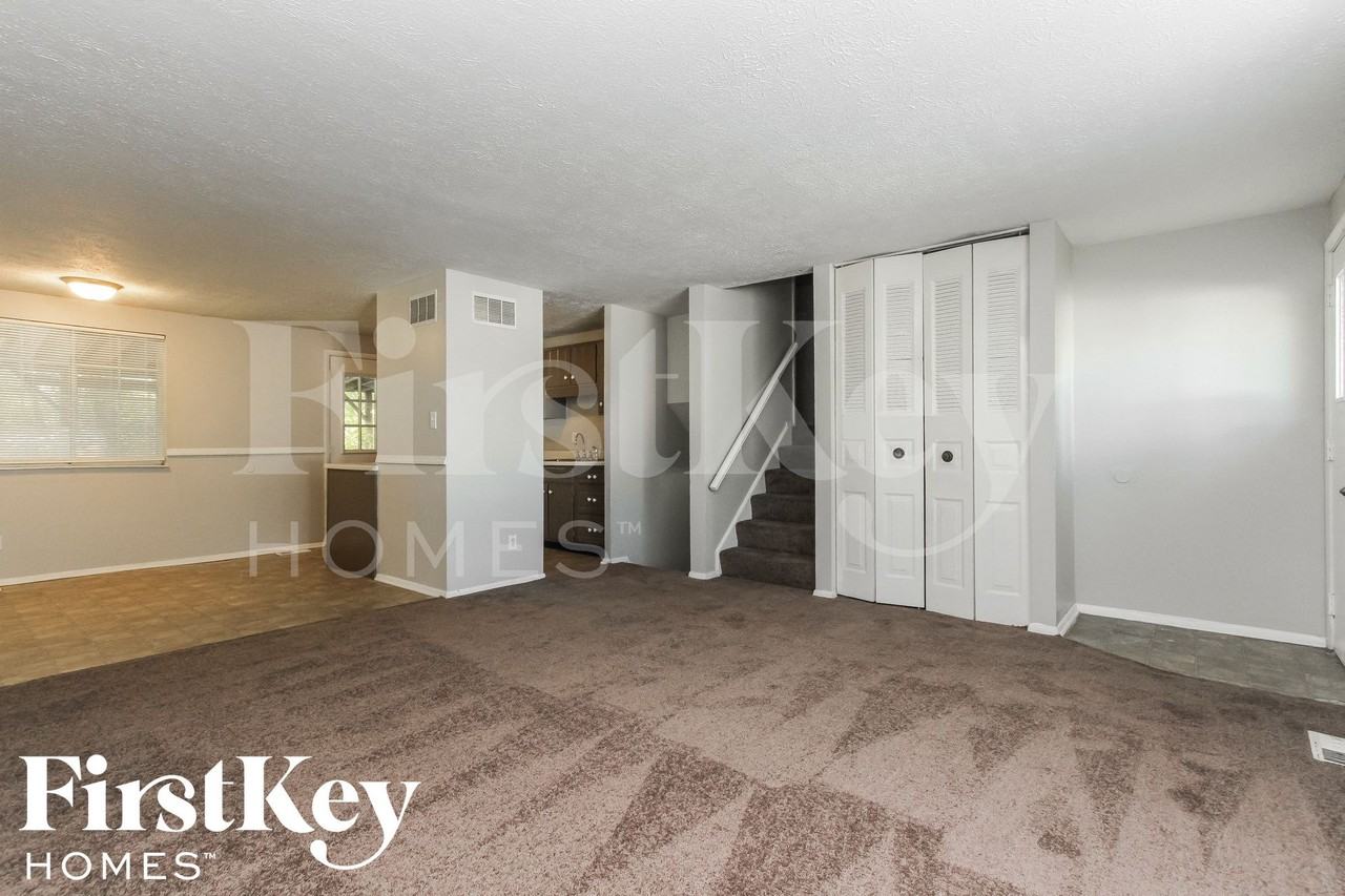2530 Fairhaven Dr - Photo 4 of 15
