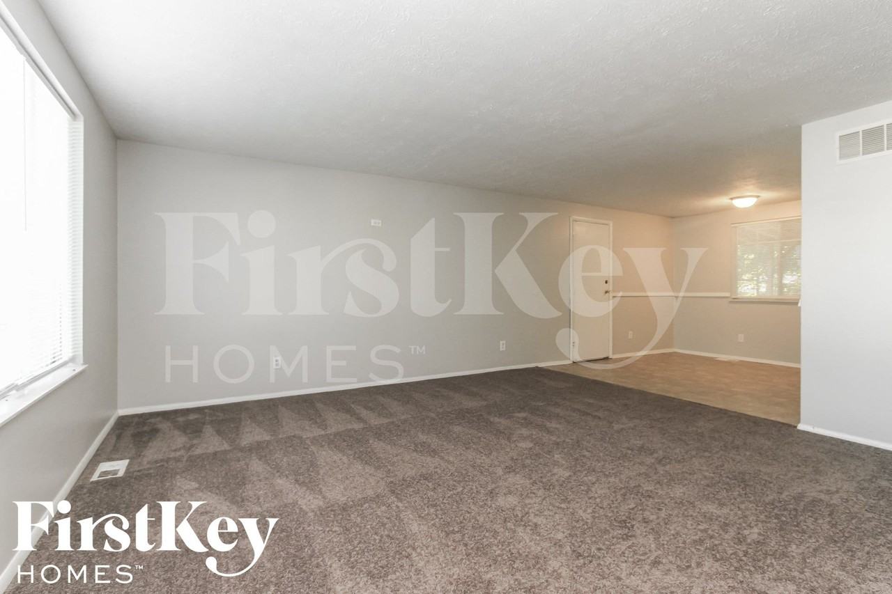 2530 Fairhaven Dr - Photo 5 of 15