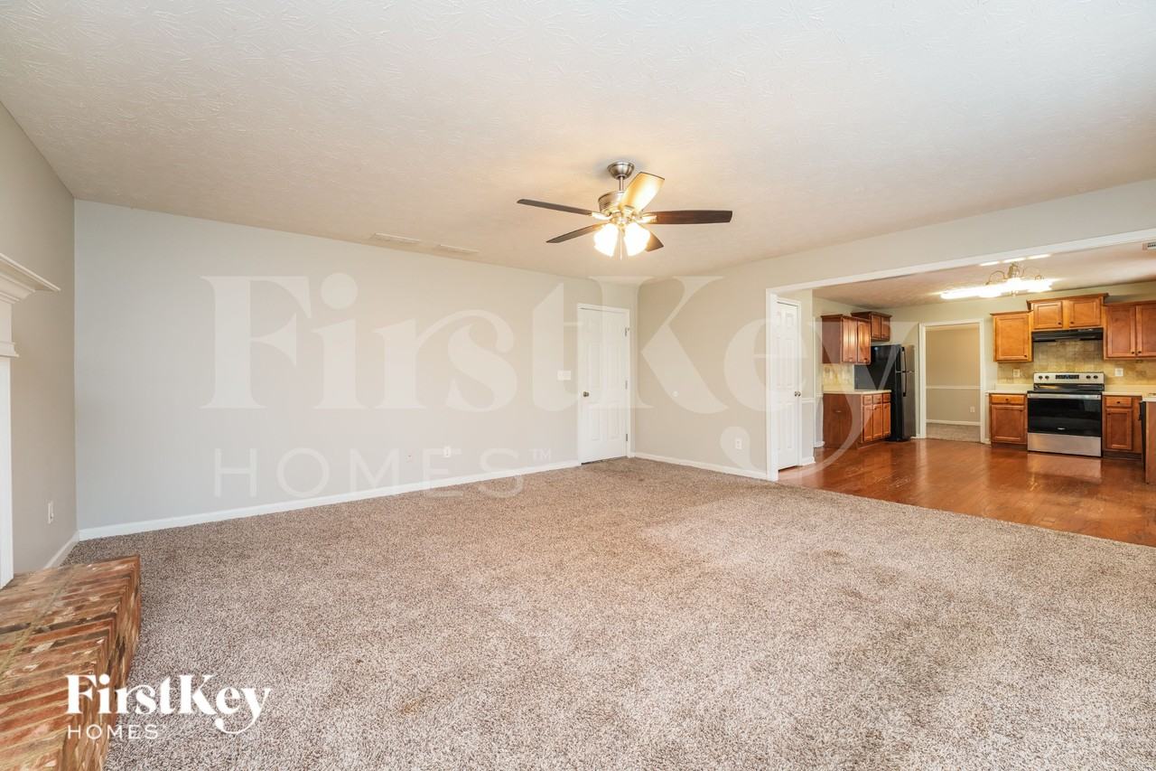 250 Landon Way - Photo 5 of 18