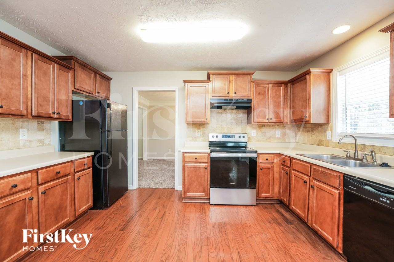 250 Landon Way - Photo 7 of 18