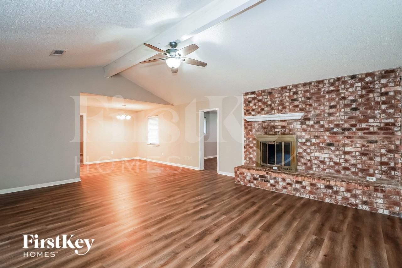 2100 Cedar Ct - Photo 2 of 20