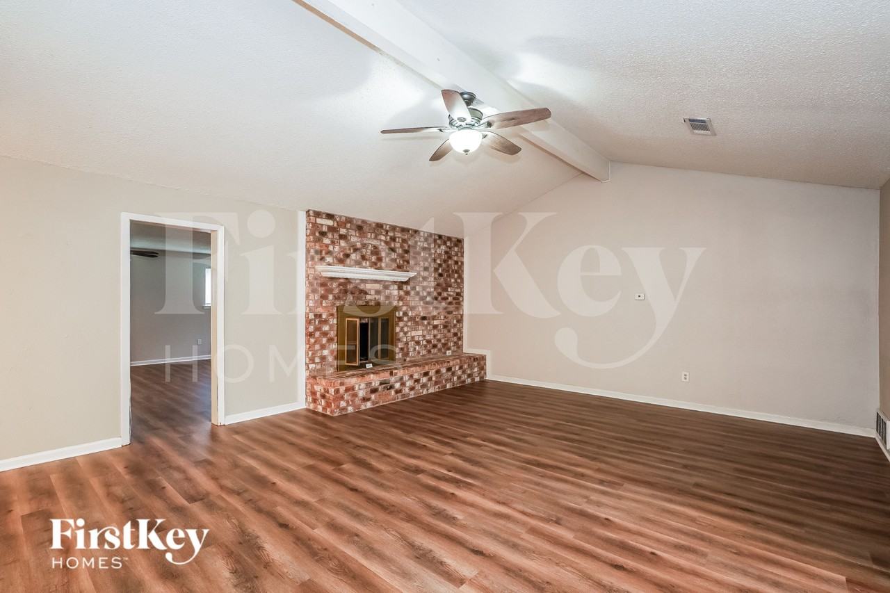 2100 Cedar Ct - Photo 3 of 20