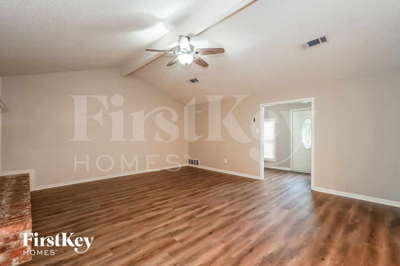 2100 Cedar Ct - Photo 5 of 20
