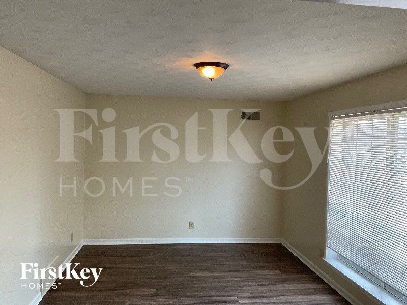2025 Waskom Dr - Photo 3 of 12