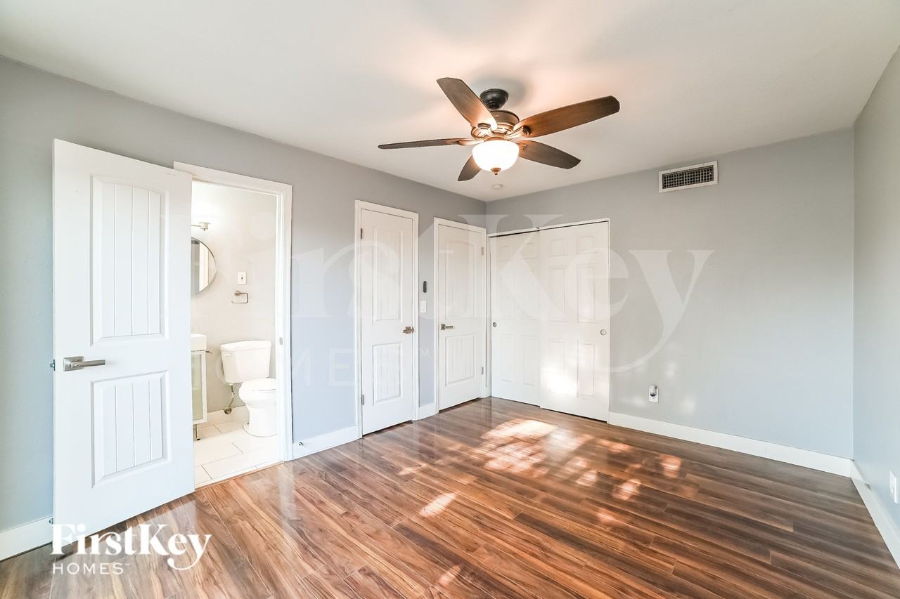 1519 W 6th St - Photo 7 of 16