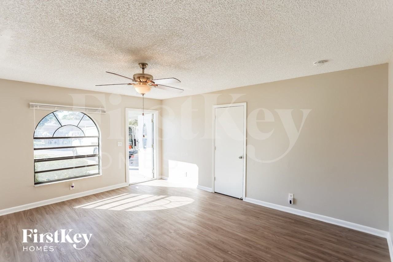 1301 Nw 2nd St - Photo 5 of 15