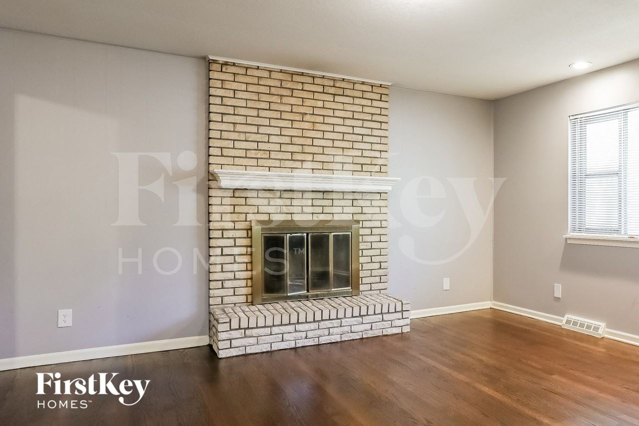 1004 Sw 14th Street Ter - Photo 5 of 15