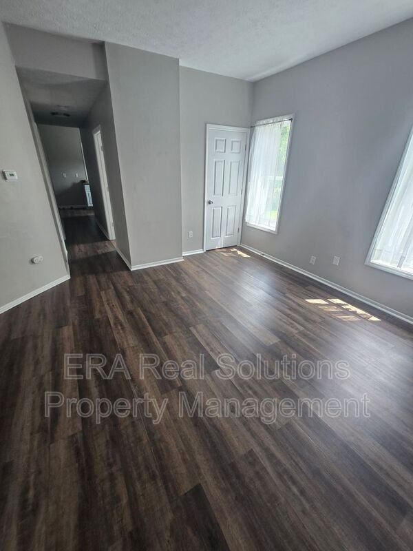 170 S Highland Ave - Photo 4 of 18