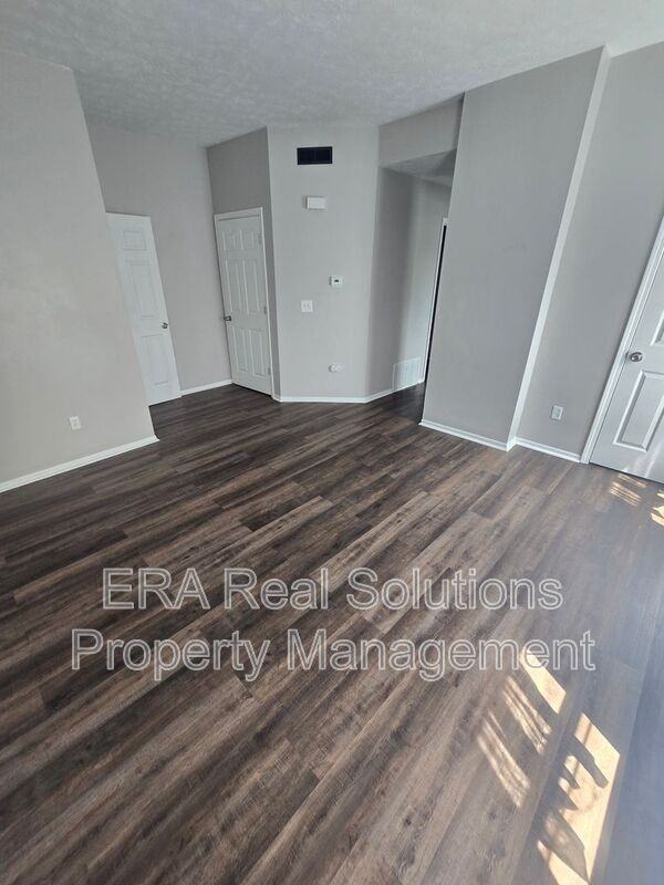 170 S Highland Ave - Photo 5 of 18