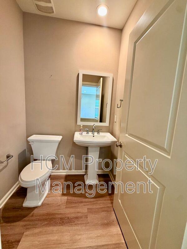 180 Outwest - Photo 6 of 22
