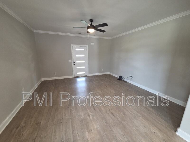 1403 Rebecca Johns Dr - Photo 2 of 19