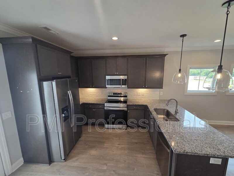 1403 Rebecca Johns Dr - Photo 5 of 19