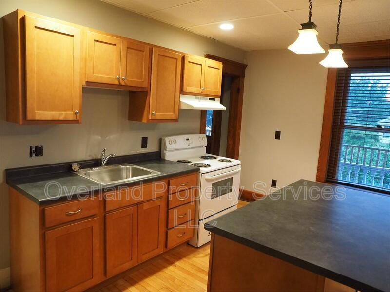 90 N Winooski Ave - Photo 2 of 11