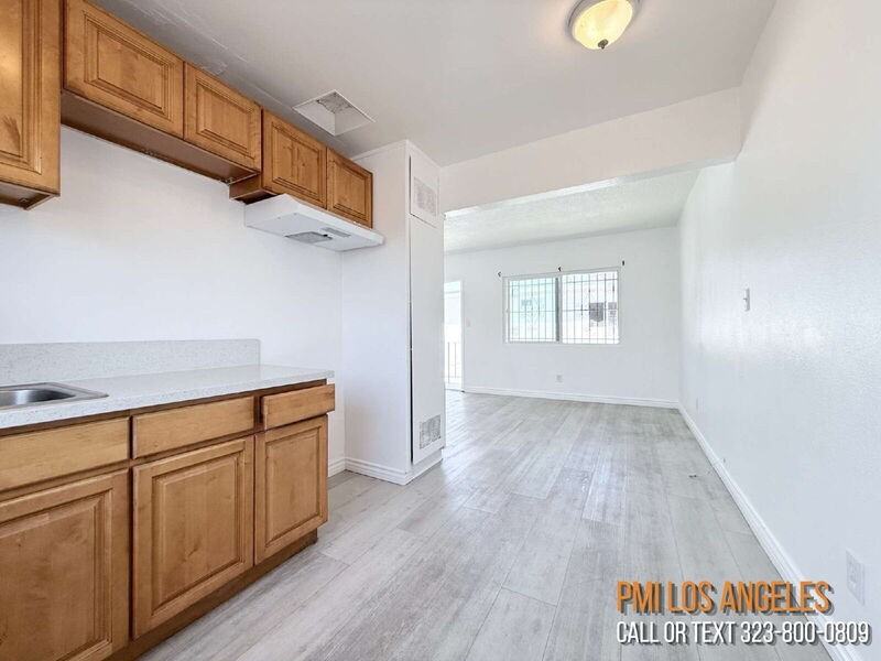 8306 S Main St #4 - Photo 4 of 11