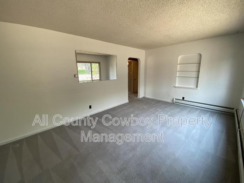 1020 S 11th St - Photo 5 of 15
