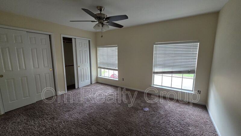15335 Garett Green Cir - Photo 3 of 18