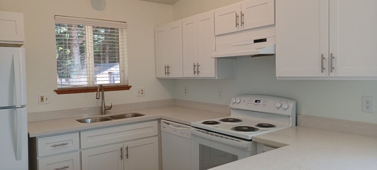 9717 11th Avenue Ct E #9717 - Photo 6 of 10