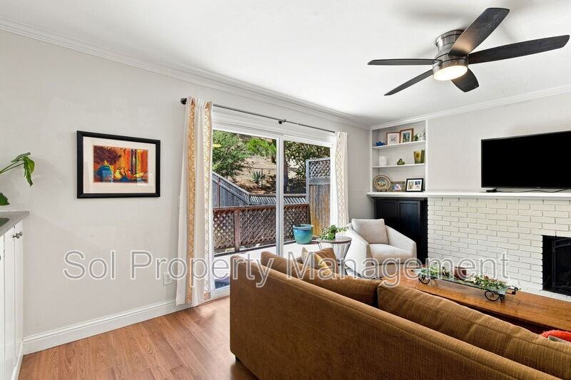 67 Elizabeth Way - Photo 5 of 32