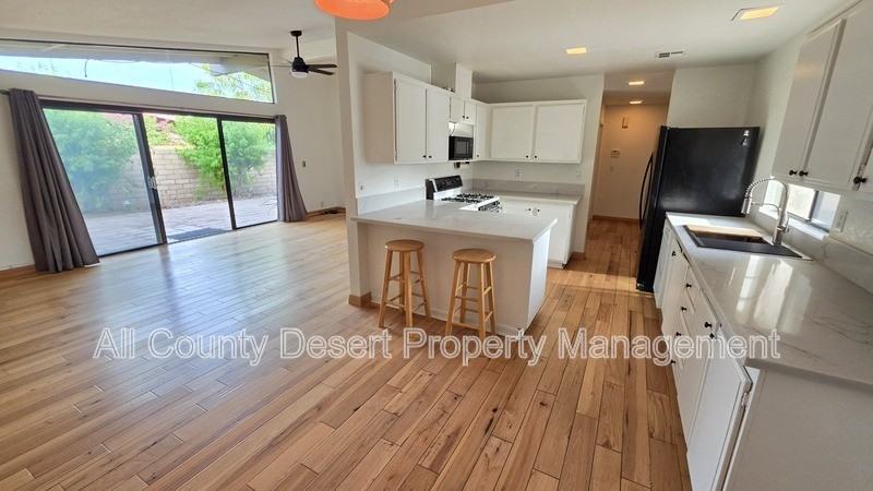 74204 Catalina Way - Photo 3 of 15