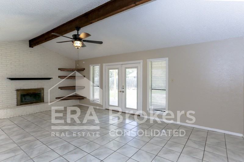 1712 Sherman Dr - Photo 2 of 25
