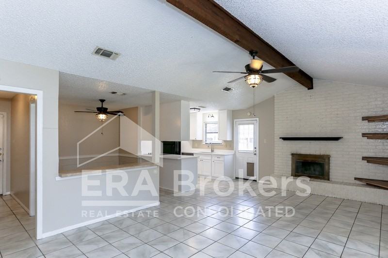 1712 Sherman Dr - Photo 3 of 25