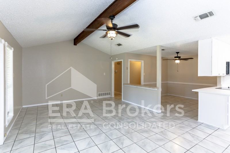 1712 Sherman Dr - Photo 4 of 25