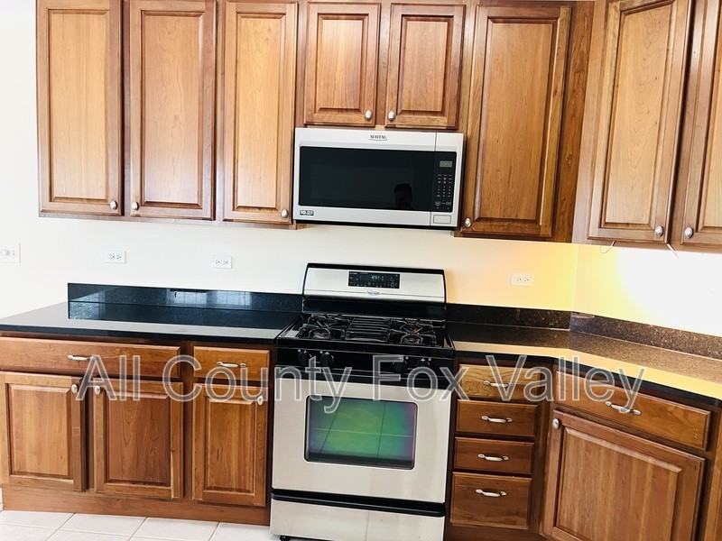 1844 Crenshaw Cir - Photo 6 of 33