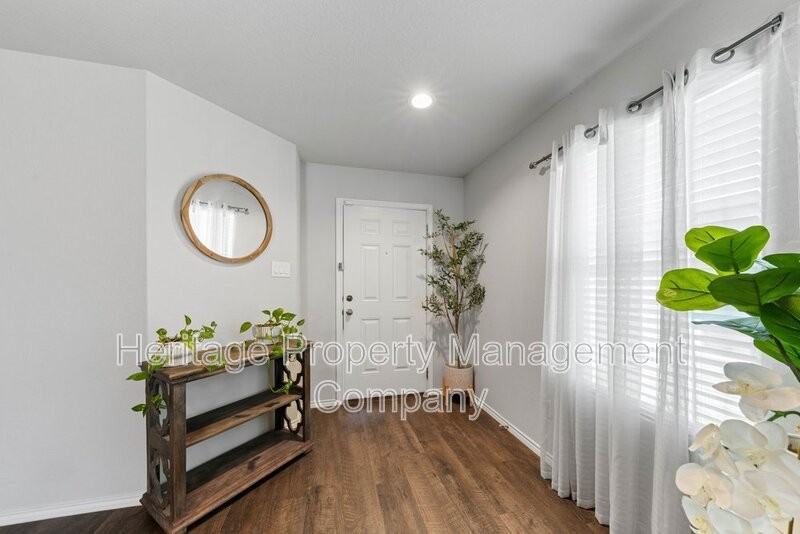 6922 Phoenix Path - Photo 4 of 30