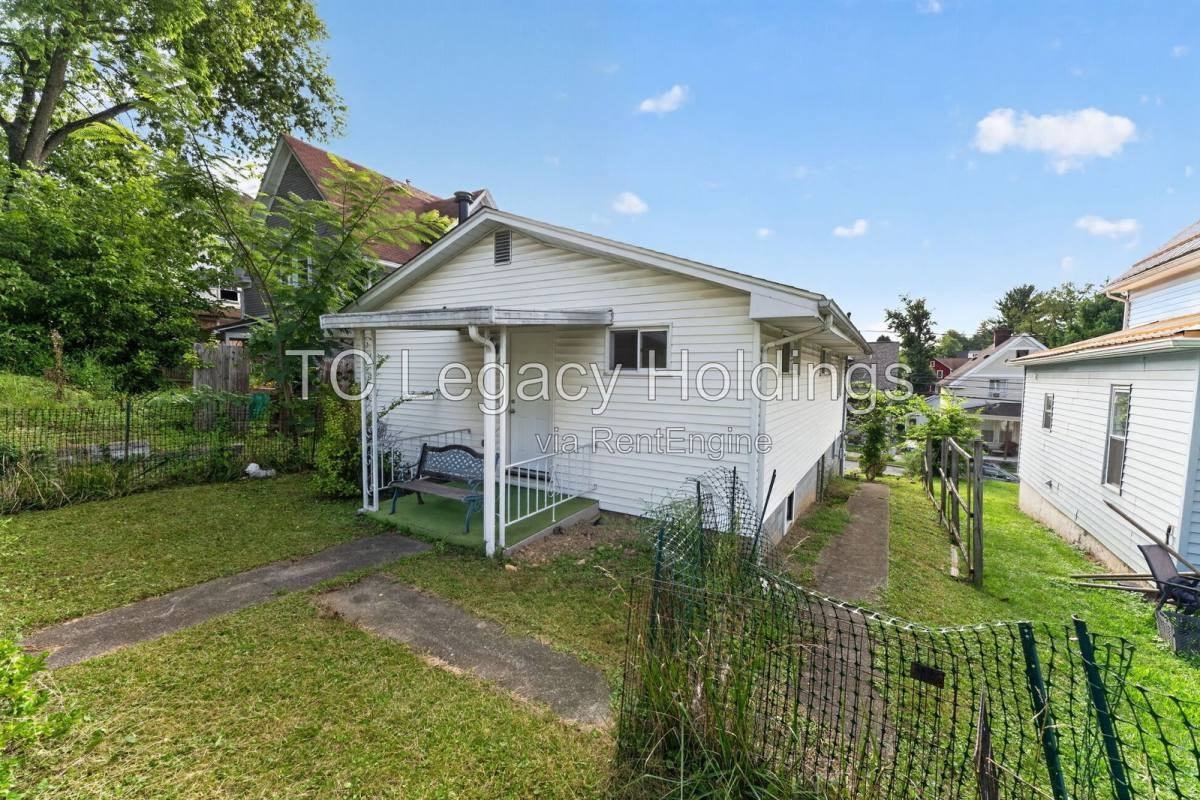 729 Ridgeway Ave - Photo 2 of 10