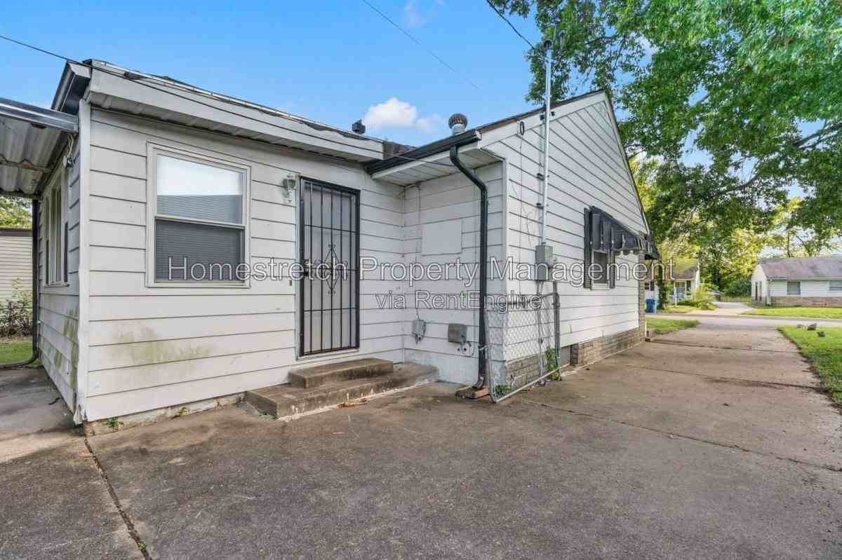 161 Cameron Rd - Photo 2 of 10