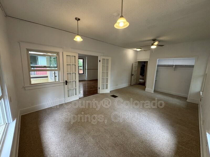 219 E Jefferson St - Photo 6 of 25