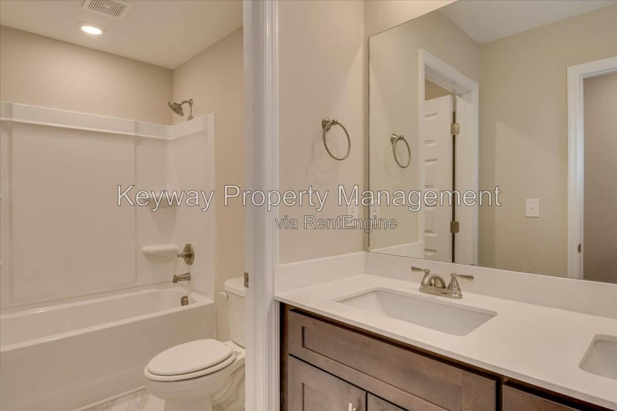 775 Bronze Way - Photo 7 of 8