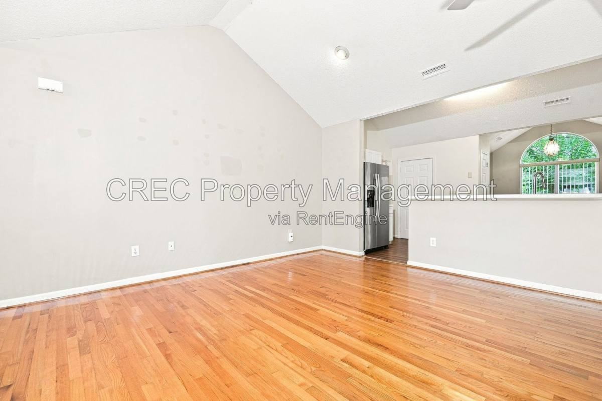 1355 Fiddle Way - Photo 3 of 10