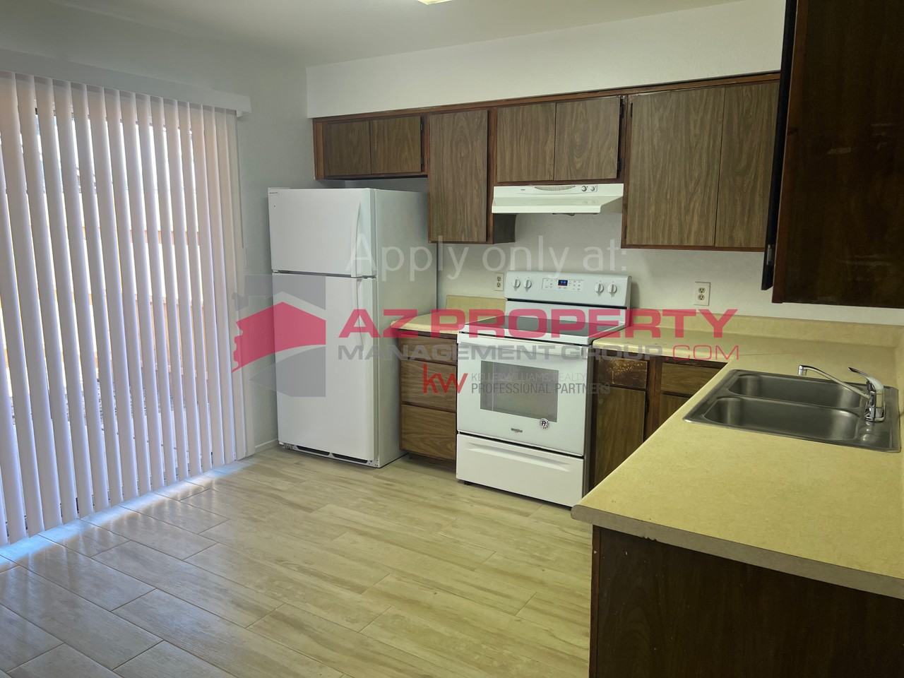 2228 E Broadway Rd - Photo 4 of 8