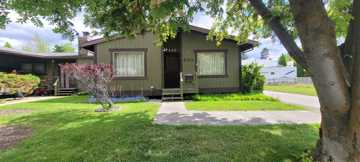 featured image of 520 12th St E