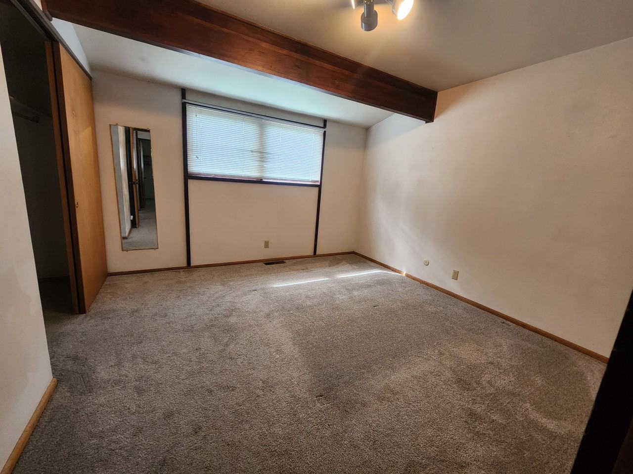520 12th St E - Photo 6 of 14