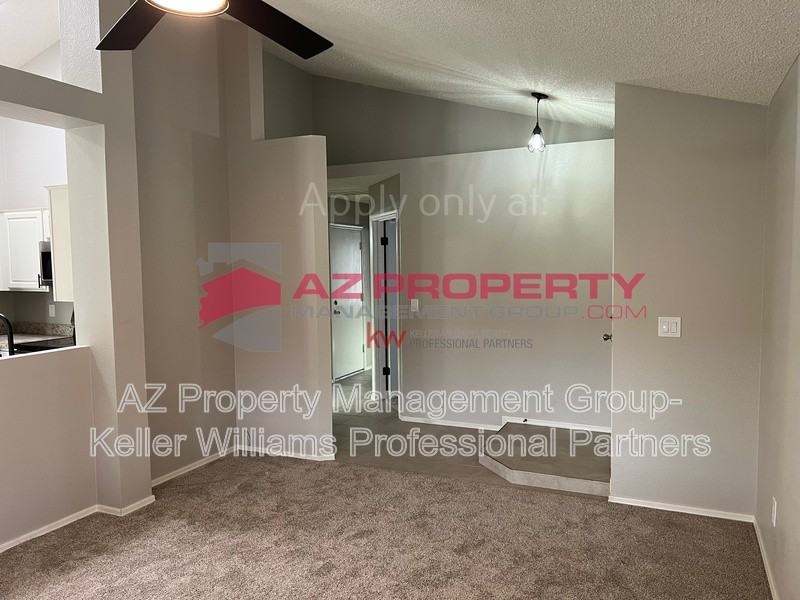 3837 W Elgin St - Photo 3 of 16