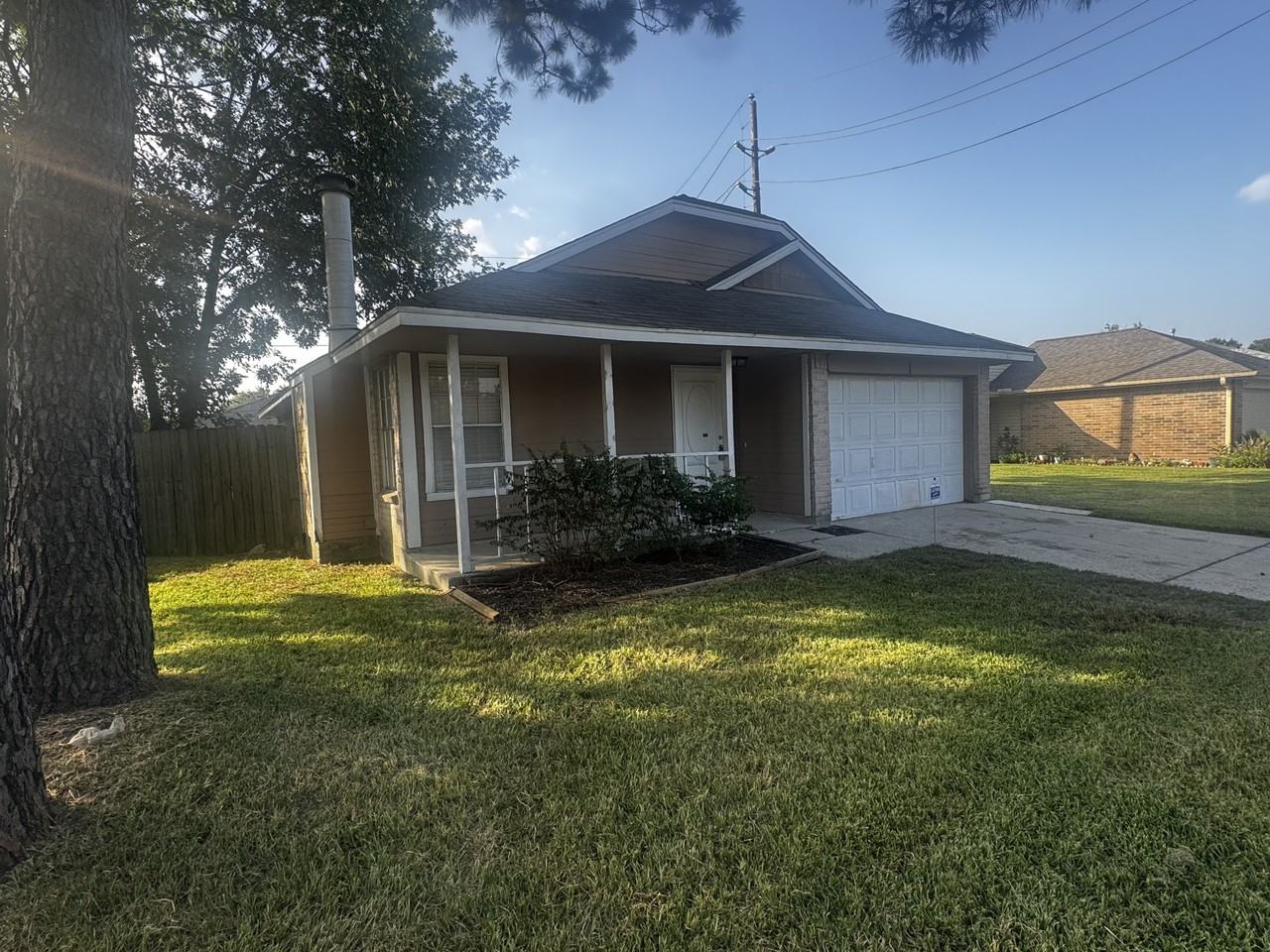 10719 Ambergate Dr - Photo 2 of 15