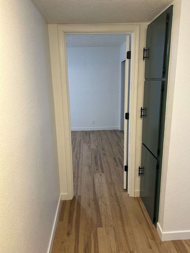 12340 Candelaria Rd Ne - Photo 5 of 27