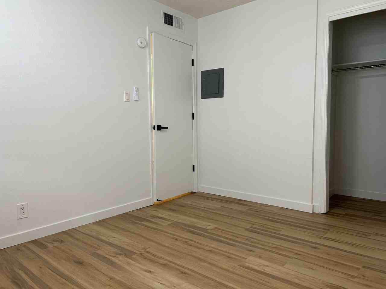12340 Candelaria Rd Ne - Photo 6 of 27