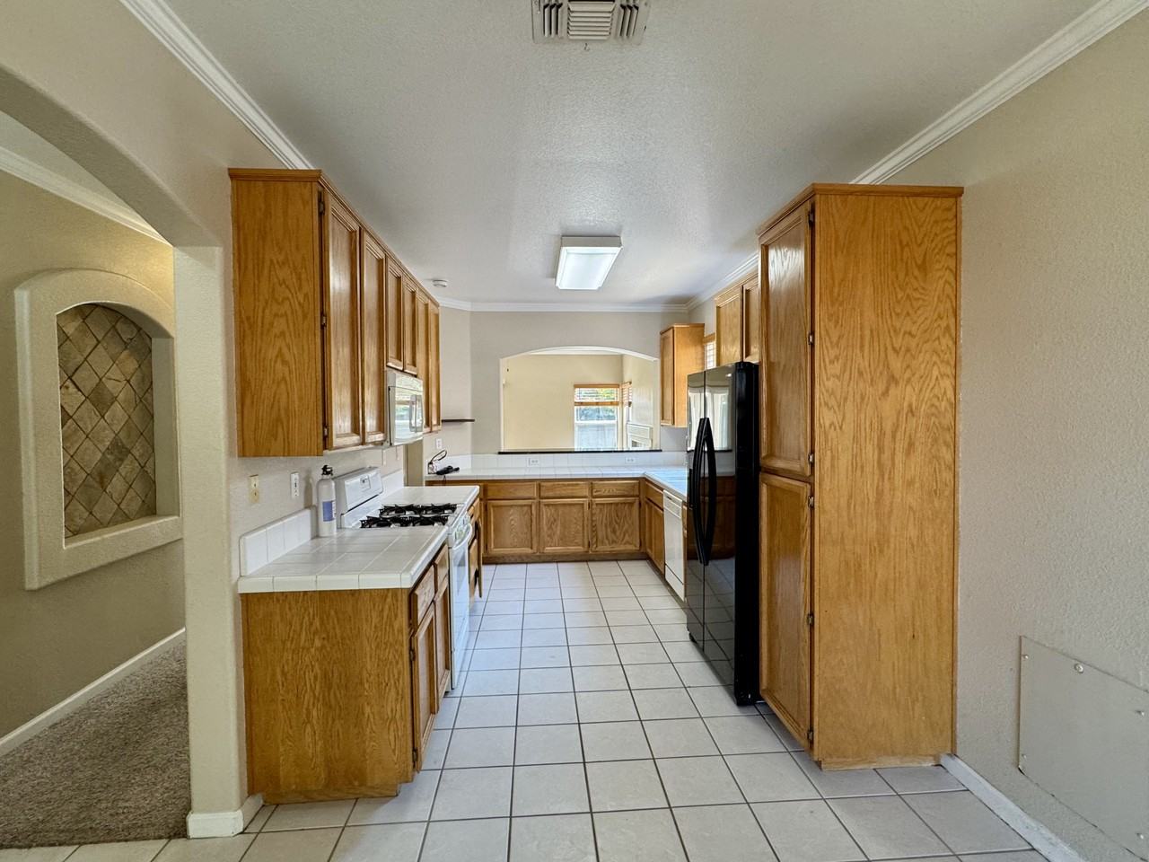 1220 Arbor Dr - Photo 4 of 25