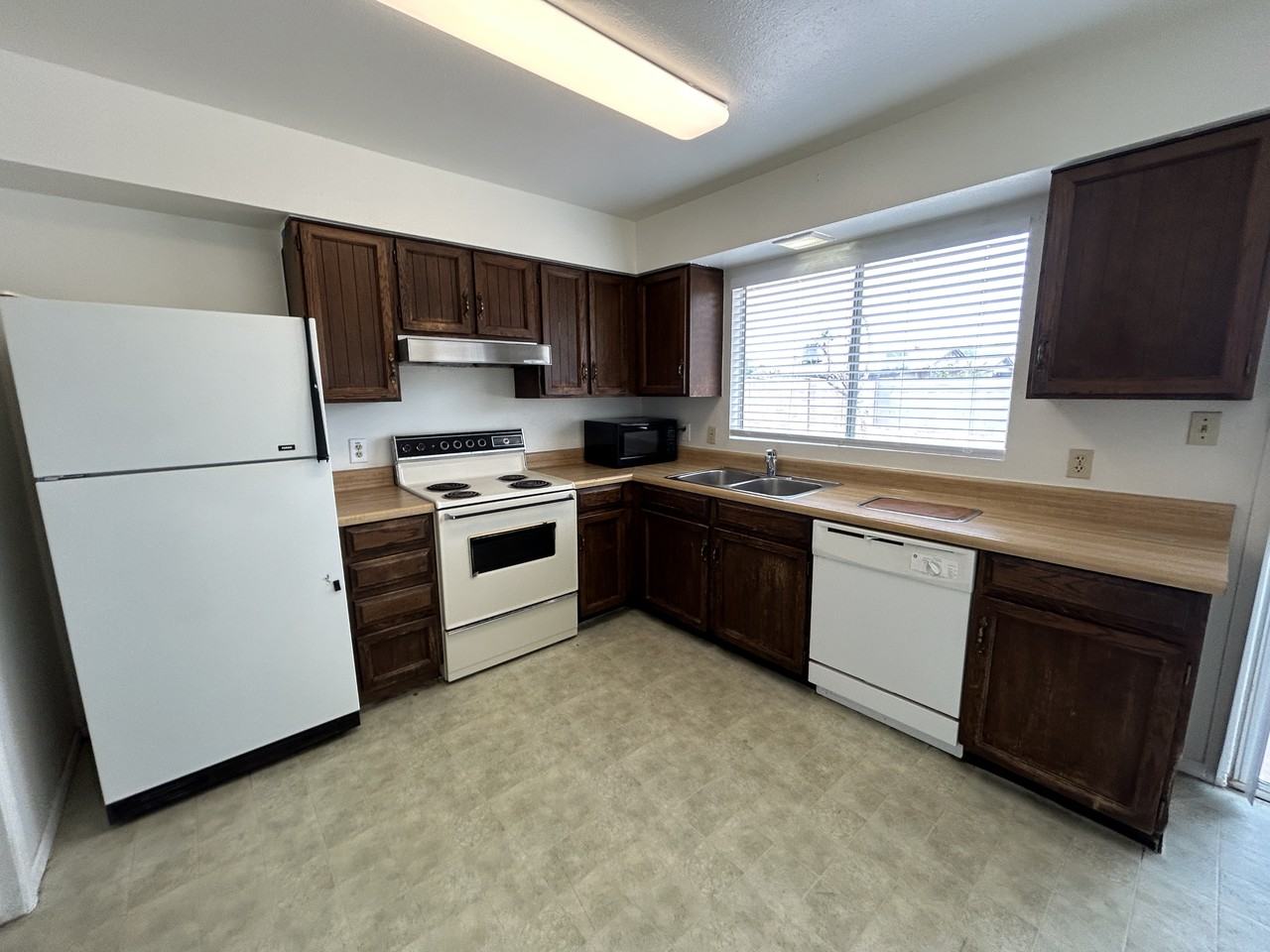 2060 W Peralta Ave - Photo 6 of 26