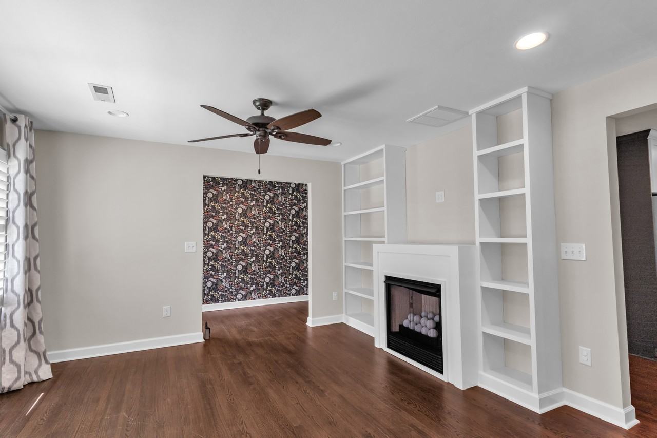 1225 Winston St - Photo 5 of 43