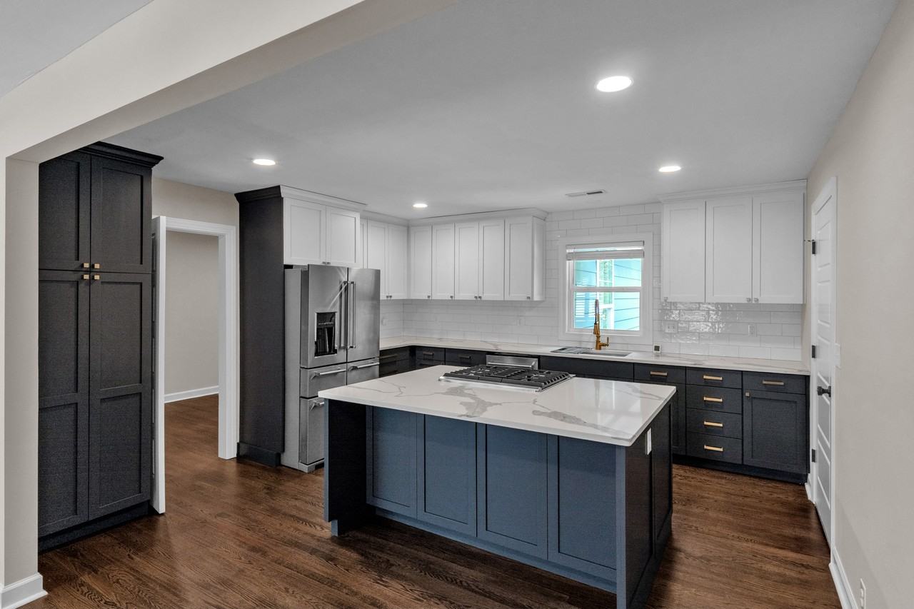 1225 Winston St - Photo 6 of 43