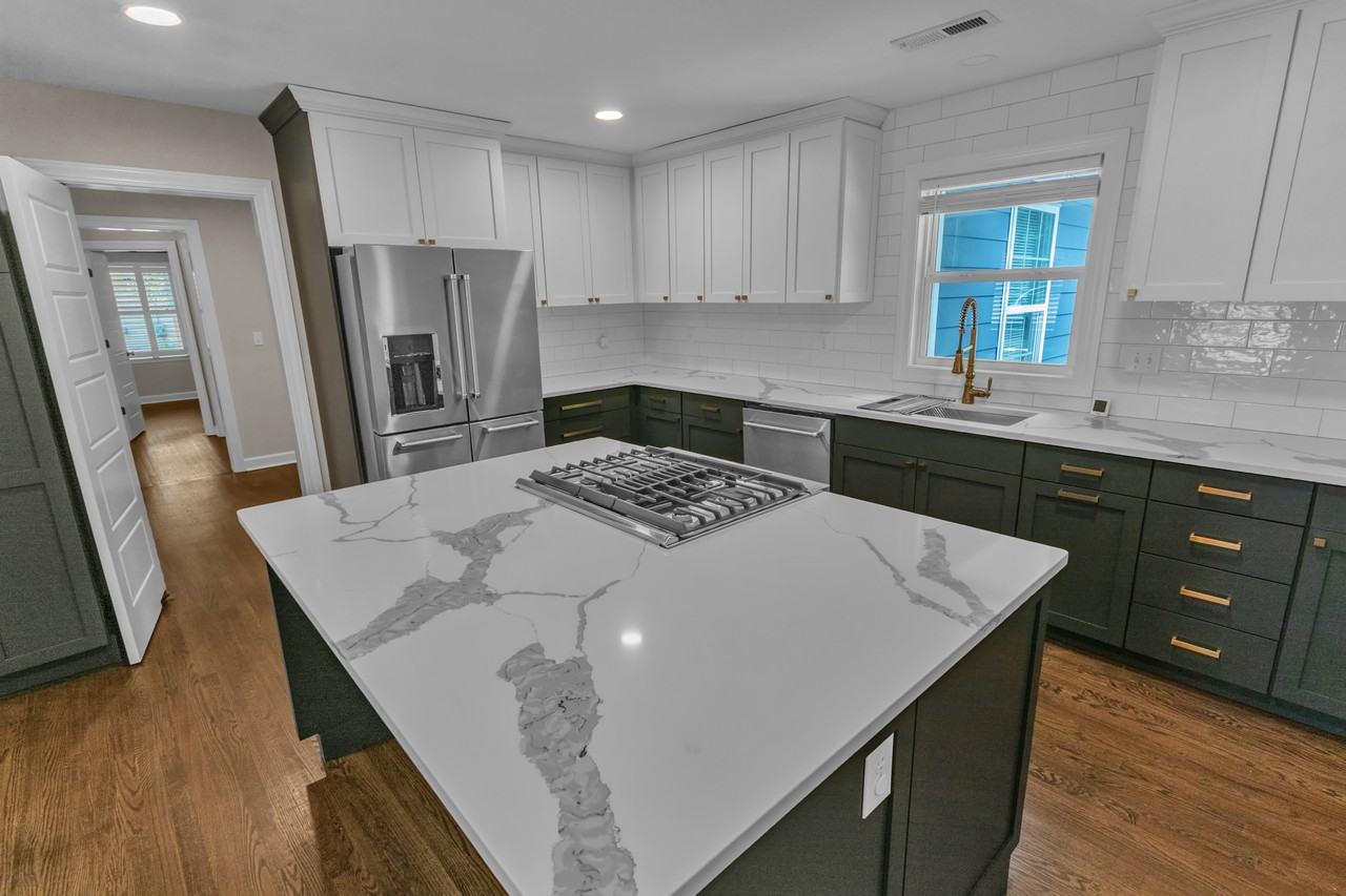 1225 Winston St - Photo 7 of 43