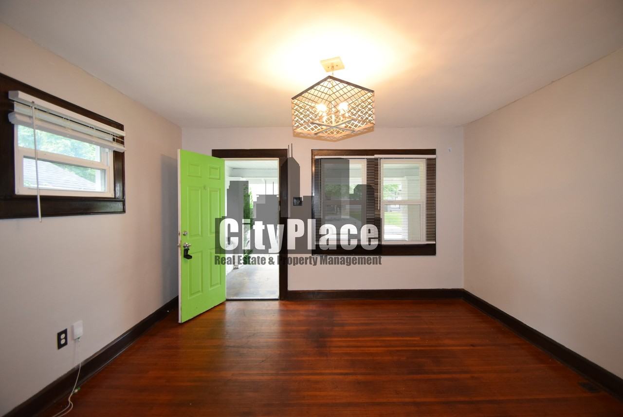 721 N Denny St - Photo 6 of 18