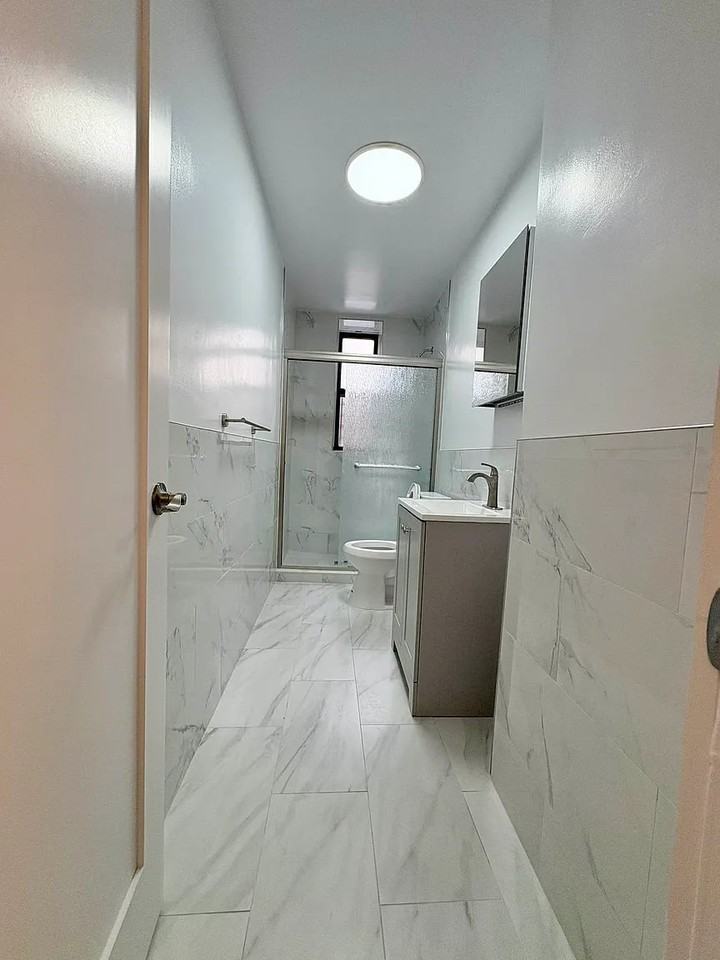 1428 Lexington Ave - Photo 2 of 6